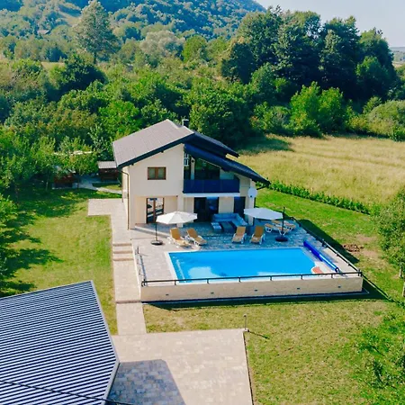 Velvet House Lohovo Вилла Бихач