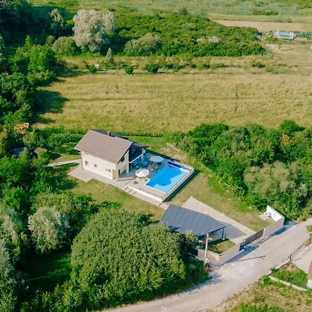 Velvet House Lohovo