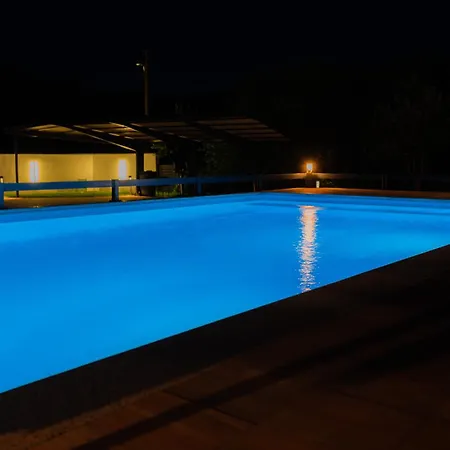 Velvet House Lohovo Вилла Бихач