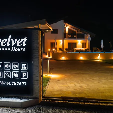 Velvet House Lohovo ヴィラ